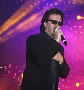 معین تنهاترین مرد