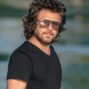 منصور عیدی ندارم