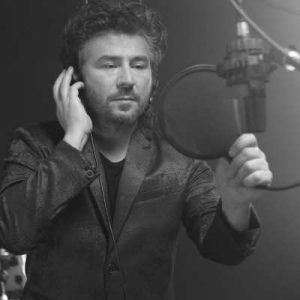 منصور آزادی