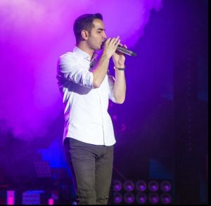 محسن یگانه انتظار