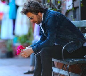 منصور به صدای قلب من گوش بده