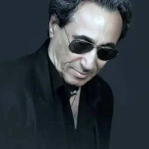 بلک کتس فرار