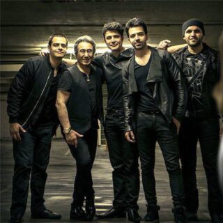 بلک کتس بوسه